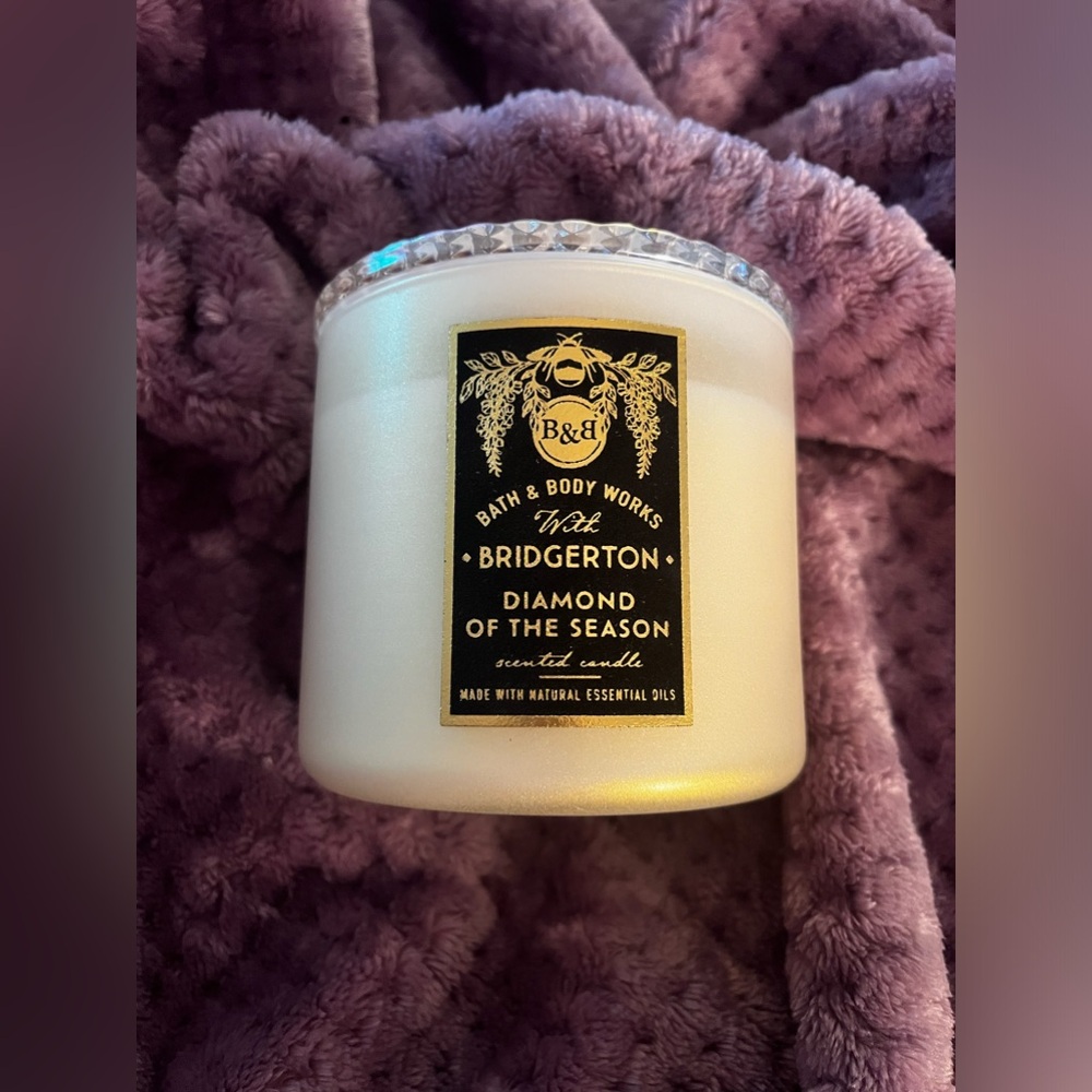 Bath&BodyWorks- Bridgerton collection 3-wick candle diamond of the season 💎